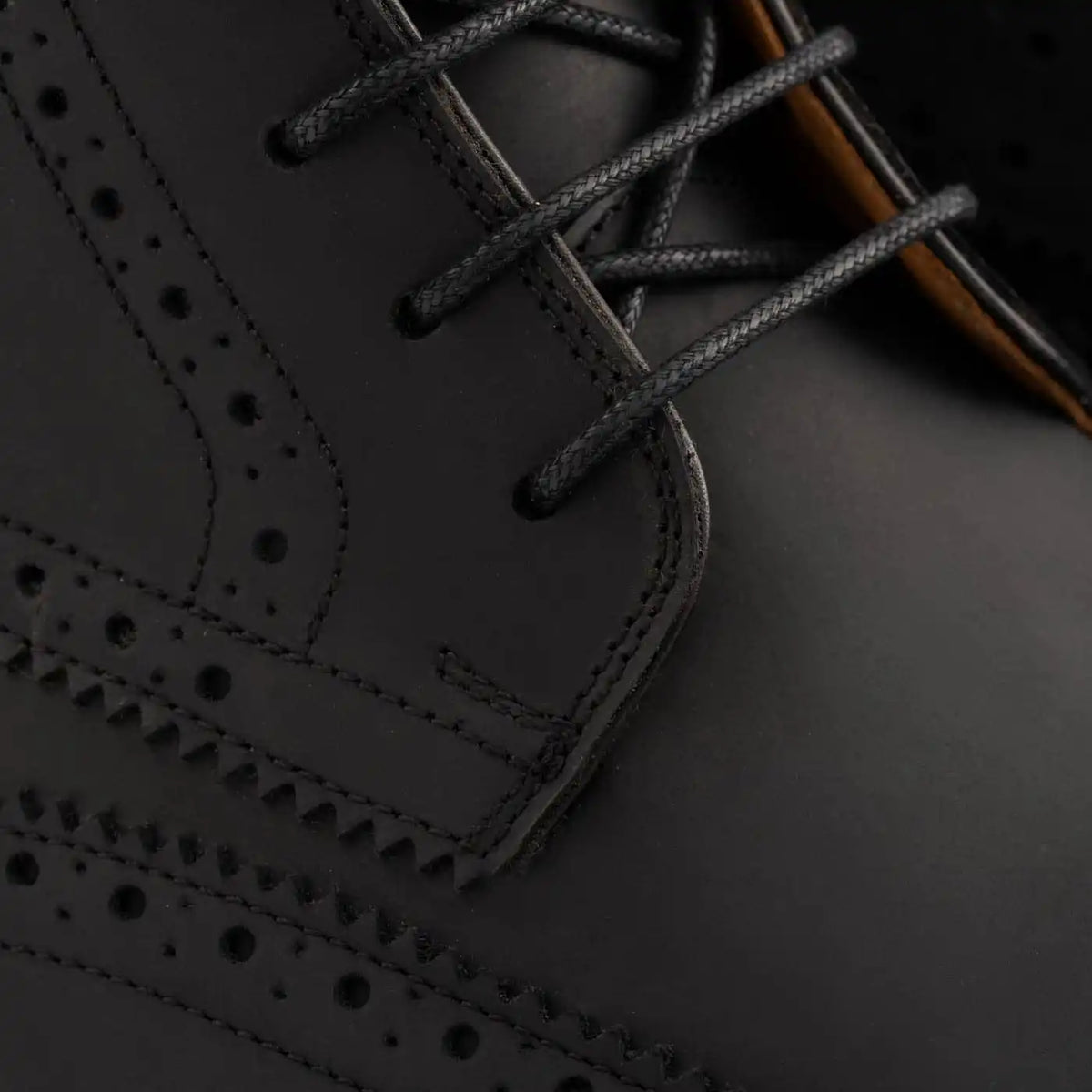 Nolan Brogue Boots - Pull-Up - Men's